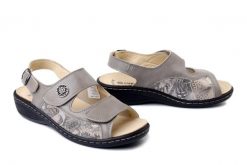 DR. BRINKMANN 710282-08 beige, sandały damskie. Brązowe sandały Dr. Brinkmann, bez wzorów, ze skóry, bez obcasa, bez zapięcia. Za 369.90 zł.