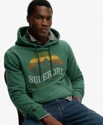 Superdry Bluza z kapturem Outdoors Mountain Relaxed – Hunter Green. Zielone bluzy Superdry, l, bez wzorów, z bawełny, z kapturem. Za 289.00 zł.