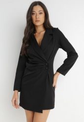 Czarna Sukienka Ionitheme. Czarne sukienki Born2be, l, bez wzorów, eleganckie, bez kołnierzyka, bez ramiączek, mini, kopertowe. Za 109.99 zł.