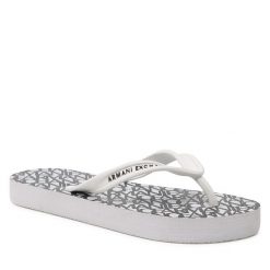 Japonki Armani Exchange. Białe klapki Armani Exchange, bez wzorów, bez obcasa. Za 139.99 zł.