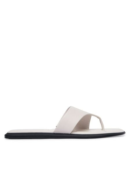 Calvin Klein Japonki HW0HW02866 Biały. Białe klapki Calvin Klein, bez wzorów, ze skóry, bez obcasa. Za 260.99 zł.