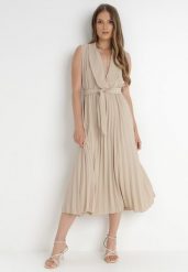 Beżowa Sukienka Ymir. Brązowe sukienki Born2be, na imprezę, bez wzorów, z materiału, eleganckie, bez kołnierzyka, bez ramiączek, maxi, kopertowe. Za 69.99 zł.