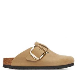 Klapki Birkenstock. Brązowe klapki Birkenstock, bez wzorów, bez obcasa. Za 809.99 zł.