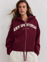 Damska bluza zapinana na zamek z kapturem Varsity bordowa. Czerwone bluzy AIM'N, l, bez wzorów, z bawełny, z kapturem. Za 388.00 zł.