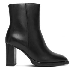 Botki GINO ROSSI. Czarne botki Gino Rossi, bez wzorów, bez obcasa, na słupku, bez zapięcia. Za 479.99 zł.