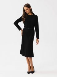 Stylove Sukienka w kolorze czarnym rozmiar: XXL. Czarne sukienki Stylove, na co dzień, xxl, bez wzorów, ze skóry, bez kołnierzyka, bez ramiączek, midi, proste. Za 277.45 zł.