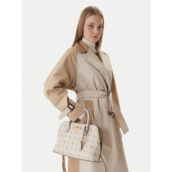Torebka Guess. Białe torebki klasyczne Guess, z aplikacjami, bez dodatków. Za 471.99 zł.