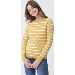 Żółty Sweter Meghan. Żółte swetry Born2be, na jesień, m, bez wzorów, bez ramiączek. Za 69.99 zł.