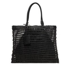 Torebka TWINSET. Czarne shopper Twinset, bez wzorów, bez dodatków. Za 439.99 zł.