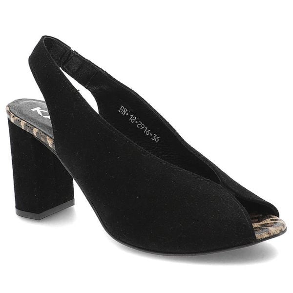 Czarne Sandały Karino Damskie Modne Buty Damskie. Czarne sandały Karino, bez wzorów, z materiału, eleganckie, bez obcasa, na obcasie, bez zapięcia. Za 189.00 zł.