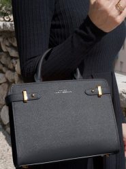 ATELIERS SAINT GERMAIN Skórzana torebka w kolorze czarnym - 25,5 x 19,5 x 10,5 cm rozmiar: onesize. Czarne torby na ramię ATELIERS SAINT GERMAIN, bez wzorów, z materiału, przez ramię, bez dodatków. Za 565.99 zł.