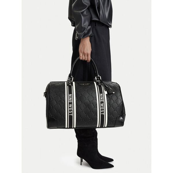 Torba weekendowa Nine West. Czarne torby podróżne Nine West, bez wzorów. Za 399.99 zł.
