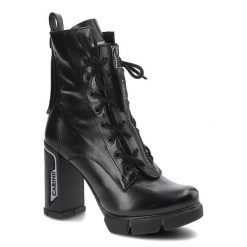 Czarne Botki Damskie Carinii Skórzane Obuwie Modne. Czarne botki Carinii, bez wzorów, ze skóry, bez obcasa, na słupku, bez zapięcia. Za 459.00 zł.