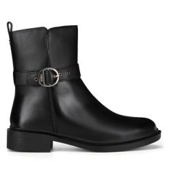 Botki MEXX. Czarne botki Mexx, bez wzorów, bez obcasa, na płaskiej podeszwie, bez zapięcia. Za 369.99 zł.