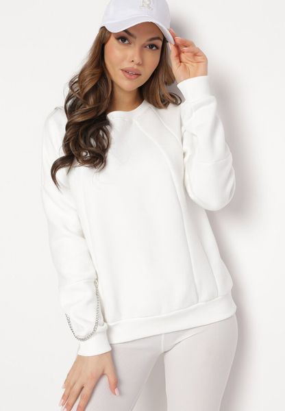 Biała Bluza z Ozdobnym Łańcuszkiem Letonia. Białe bluzy Born2be, z aplikacjami, z bawełny, bez kaptura. Za 54.99 zł.
