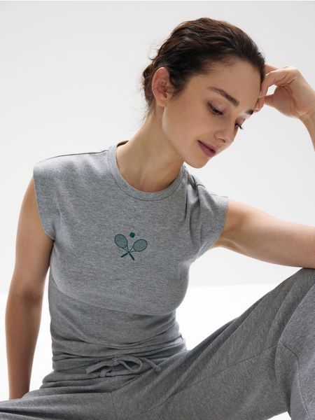 Dwuczęściowa piżama - jasnoszary. Szare piżamy Reserved, bez wzorów, z wiskozy, bez ramiączek. W wyprzedaży za 65.99 zł.