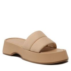Klapki DeeZee. Brązowe klapki DeeZee, bez wzorów, bez obcasa. Za 199.99 zł.