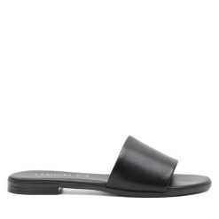 Klapki Lasocki. Czarne klapki Lasocki, bez wzorów, bez obcasa. Za 69.99 zł.