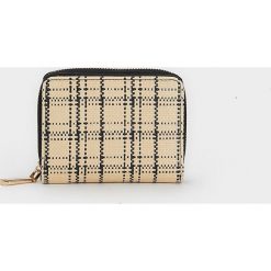 Parfois - Portfel. Portfele Parfois, bez wzorów, z materiału. W wyprzedaży za 34.90 zł.