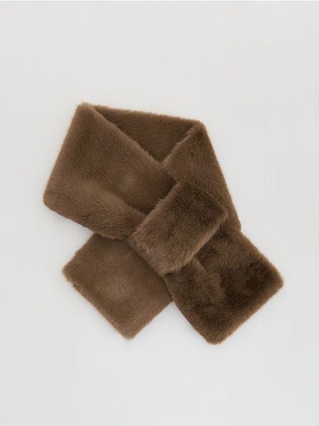 Szalik z imitacji futra - brązowy. Brązowe szaliki Reserved, bez wzorów. Za 89.99 zł.