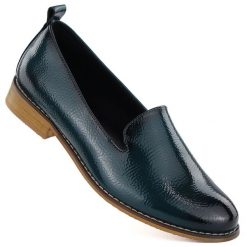 Półbuty damskie lakierowane lordsy granatowe Potocki 19337. Lordsy POTOCKI, bez wzorów, z lakierowanej skóry, bez obcasa, bez zapięcia. Za 159.99 zł.