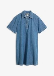 Sukienka jeansowa oversize z bawełny organicznej. Niebieskie sukienki bonprix, bez wzorów, z bawełny, bez kołnierzyka, bez ramiączek, oversize. Za 99.99 zł.