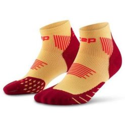 Damskie skarpety kompresyjne do biegania sportowe za kostkę Core Run CEP. Czerwone skarpety CEP, bez wzorów, z elastanu. Za 79.00 zł.