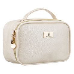 Praktyczna kosmetyczka ze skóry ekologicznej w jasnobeżowym kolorze - Rovicky. Brązowe kufry i kosmetyczki ROVICKY, bez wzorów, ze skóry ekologicznej, bez dodatków. Za 45.00 zł.