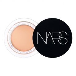 Nars - Soft Matte Complete Concealer - Korektor Cieni Pod Oczami - Crème Brûlée (6,2 g) - Dla Kobiet. Korektory NARS. Za 195.00 zł.