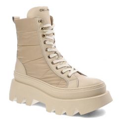 Beżowe Botki Chebello Modne Buty Damskie. Brązowe botki CheBello, z aplikacjami, ze skóry, bez obcasa, na płaskiej podeszwie, bez zapięcia. Za 369.00 zł.