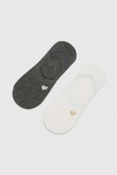 Skarpetki stopki z naszytym serduszkiem damskie 2-pack. Skarpety MOODO, bez wzorów, z bawełny. W wyprzedaży za 12.59 zł.