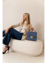 Lia Biassoni Skórzana torebka "Melacce" w kolorze granatowym - 27 x 24 x 8 cm rozmiar: onesize. Niebieskie torby na ramię Lia Biassoni, bez wzorów, z materiału, przez ramię, bez dodatków. Za 304.99 zł.