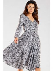 Awama Sukienka w kolorze biało-czarnym rozmiar: M. Białe sukienki Awama, m, bez wzorów, z tkaniny, bez kołnierzyka, bez ramiączek, midi. Za 110.04 zł.