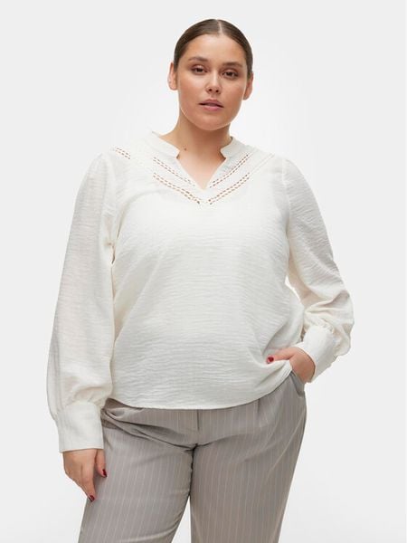 Vero Moda Curve Bluzka Chris 10301893 Biały Regular Fit. Białe bluzki Vero Moda Curve, bez wzorów, z syntetyku, bez kołnierzyka, bez ramiączek. Za 139.99 zł.