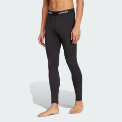 Legginsy Multi Synthetic Base Layer. Czarne legginsy Adidas, uniwersalny, bez wzorów. Za 219.00 zł.