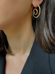 Les Favorites Pozłacane kolczyki z cyrkoniami rozmiar: onesize. Żółte kolczyki Les Favorites, z cyrkonią, pozłacane, z zapięciem typu bigiel. Za 227.85 zł.