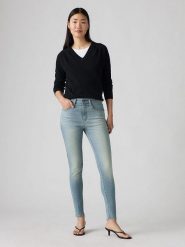 Levi's Dżinsy - Skinny fit - w kolorze błękitnym rozmiar: W28/L28. Niebieskie jeansy Levi's®, l, z aplikacjami, z podwyższonym stanem. Za 227.85 zł.