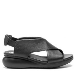 Sandały Camper. Czarne sandały Camper, bez wzorów, bez obcasa, na koturnie, bez zapięcia. Za 329.99 zł.