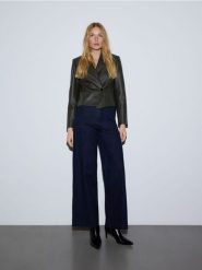 Jeansy z paskiem - granatowy. Niebieskie jeansy Reserved, bez wzorów. Za 139.99 zł.