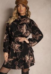 Czarna Sukienka Rozkloszowana z Gumką w Talii Abstrakcyjnym Wzorem i Falbankami Zinraelle. Czarne sukienki Renee, l, bez wzorów, bez kołnierzyka, bez ramiączek, mini, rozkloszowane. Za 139.99 zł.