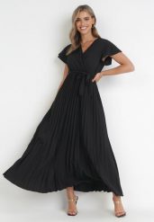 Czarna Elegancka Sukienka Maxi w Plisy z Kopertowym Dekoltem i Wiązaniem Thessi. Czarne sukienki Born2be, na lato, m, bez wzorów, eleganckie, bez kołnierzyka, bez ramiączek, maxi, kopertowe. Za 69.99 zł.