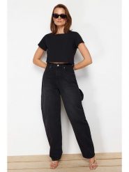 Trendyol Dżinsy - Mom fit - w kolorze czarnym rozmiar: 34. Czarne jeansy Trendyol, bez wzorów, z podwyższonym stanem. Za 79.03 zł.