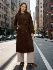 Trencz z imitacji zamszu z paskiem - brązowy. Brązowe płaszcze Sinsay, l, bez wzorów, bez kaptura. Za 119.99 zł.