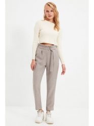 Trendyol Spodnie w kolorze jasnoszarym rozmiar: 40. Szare spodnie materiałowe Trendyol, na co dzień, bez wzorów, z materiału, z podwyższonym stanem. Za 78.99 zł.