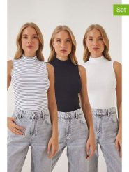 Happiness Istanbul Bluzki (3 szt.) w kolorze biało-czarnym rozmiar: S/M. Białe bluzki Happiness Istanbul, m, bez wzorów, bez kołnierzyka, bez ramiączek. Za 60.99 zł.