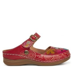 Klapki Laura Vita. Czerwone klapki Laura Vita, bez wzorów, bez obcasa. Za 259.99 zł.