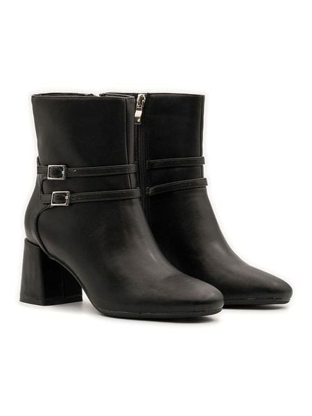 Belluci Botki w kolorze czarnym rozmiar: 40. Czarne botki Belluci, bez wzorów, bez obcasa, bez zapięcia. Za 161.73 zł.