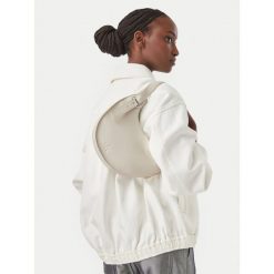 Torebka Calvin Klein. Białe torebki klasyczne Calvin Klein, bez wzorów, bez dodatków. Za 449.99 zł.