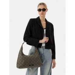 Torebka Calvin Klein. Brązowe torebki klasyczne Calvin Klein, bez wzorów, bez dodatków. Za 569.99 zł.