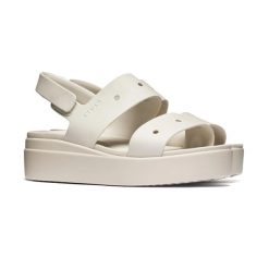 Damskie sandały Crocs Brooklyn 4U 210676-160. Brązowe sandały Crocs, bez wzorów, z materiału, z okrągłym noskiem, bez obcasa, bez zapięcia. Za 269.00 zł.